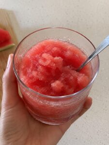 Granizado de sandía con creatina, hielo y lima